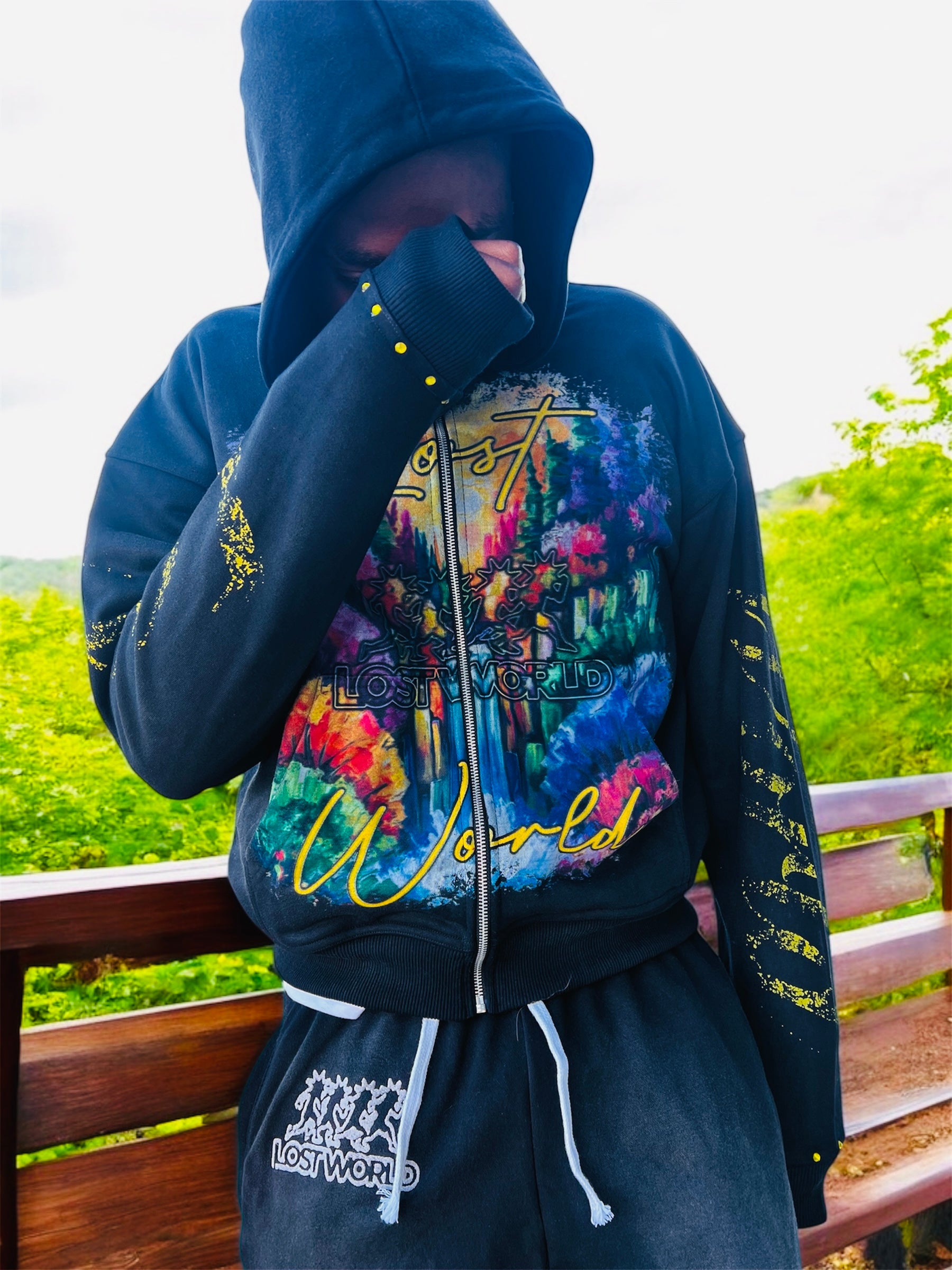 BLOSSOM TIDE BLACK ZIP UP
